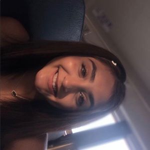 Meet your Posher, Emiliana